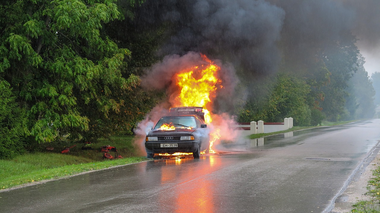 car accident, fire, street-2789841.jpg
